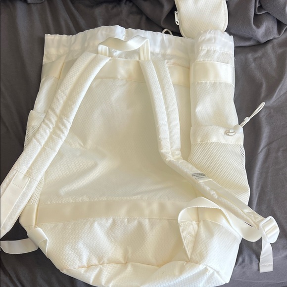 Adidas Cream Mesh Bag - Picture 3 of 8